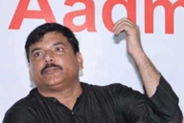 योगी पर टिप्पणी करने पर संजय सिंह के खिलाफ एफआईआर योगी पर टिप्पणी करने पर संजय सिंह के खिलाफ एफआईआर